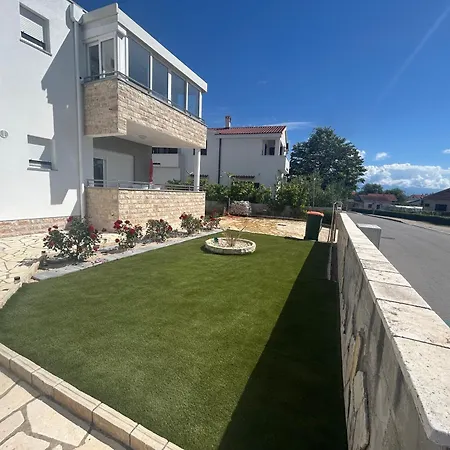 Apartments Nicole Wera Nin Zewnętrze zdjęcie