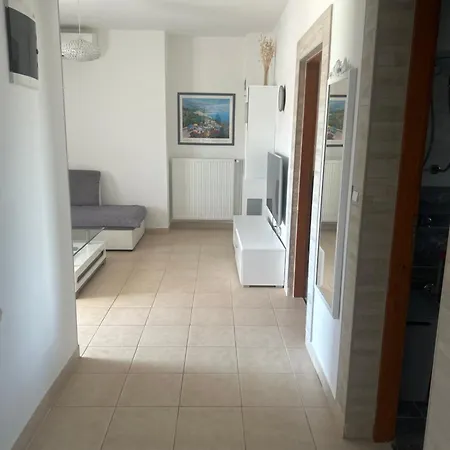 Apartments Nicole Wera Nin Zewnętrze zdjęcie