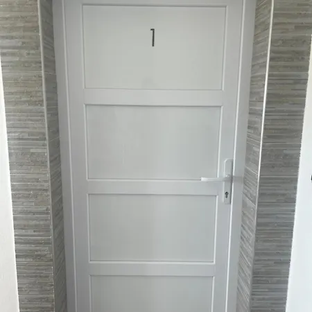 Apartments Nicole Wera Nin Zewnętrze zdjęcie