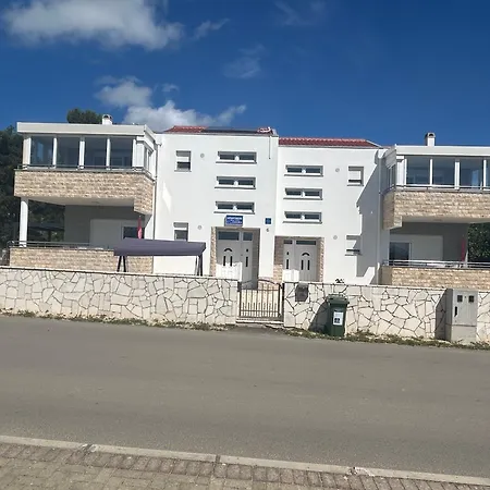 Apartments Nicole Wera Nin Zewnętrze zdjęcie
