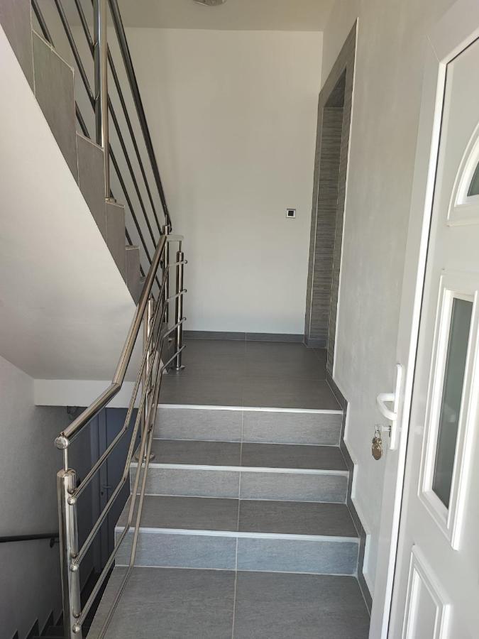 Nicole Wera Apartament Nin