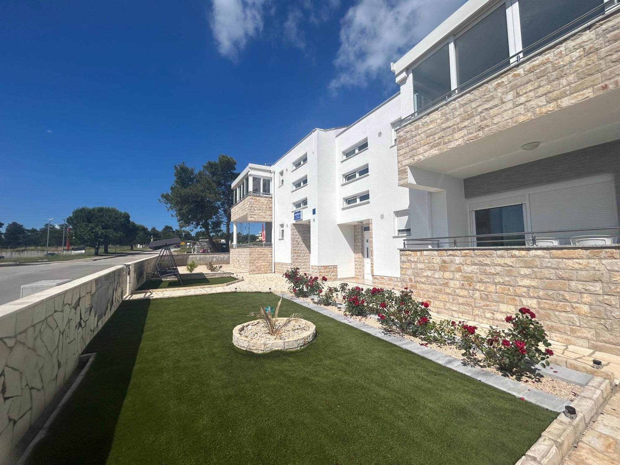 Nicole Wera Apartament Nin